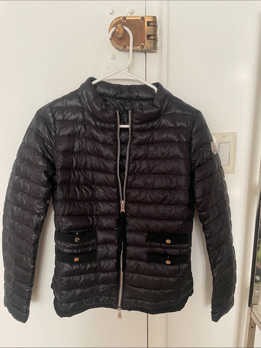 Moncler Lochet Giubbotto Down Jacket
Longue Saison Women's Jacket